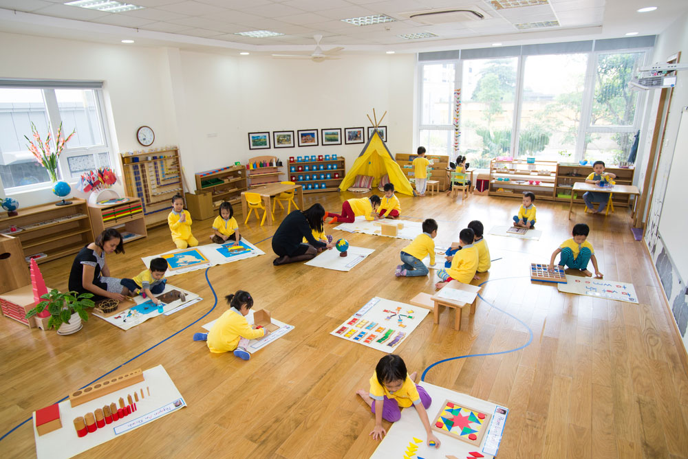 Ҫfarë është metoda Montessori e edukimit? 12 parime të përgjithshme. Nga Lorela Garuli